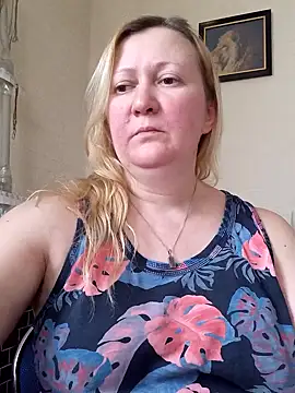 Snapshot of blondyaguar chatting on January 24, 2025, 12:41 pm blondyaguar online show from January 24, 2025, 12:41 pm