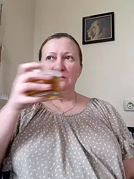 Snapshot of blondyaguar chatting on January 23, 2025, 10:32 am blondyaguar online show from January 23, 2025, 10:32 am