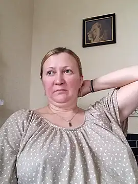 Snapshot of blondyaguar chatting on December 16, 2024, 11:44 am blondyaguar online show from December 16, 2024, 11:44 am