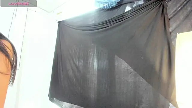 latinaStepmom online show from April 15, 2026, 8:53 pm