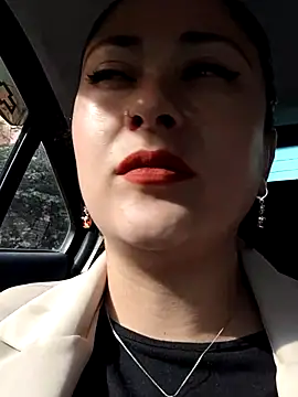 LisbethMoore  online show from April 18, 2026, 8:53 pm