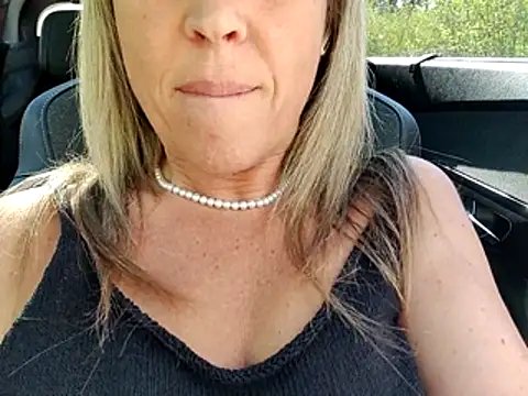 Snapshot of sweethotmilf888 chatting on April 22, 2026, 1:51 pm sweethotmilf888 online show from April 22, 2026, 1:51 pm