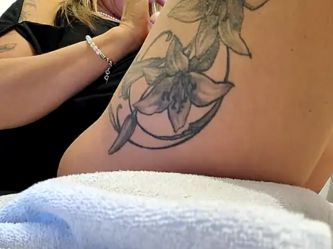 Snapshot of sweethotmilf888 chatting on November 7, 2025, 9:25 am sweethotmilf888 online show from November 7, 2025, 9:25 am