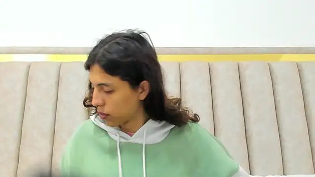 FreyaMoller online show from March 18, 2026, 6:53 pm