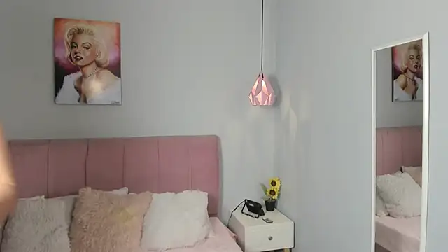 Snapshot of sophie_alice_ chatting on October 1, 2025, 12:42 pm sophie alice online show from October 1, 2025, 12:42 pm