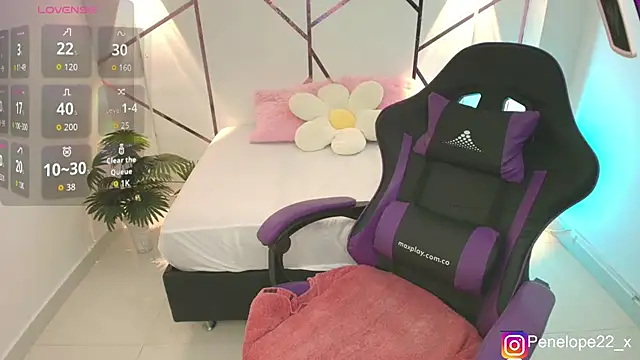 penelope22x  online show from October 28, 2025, 12:44 am