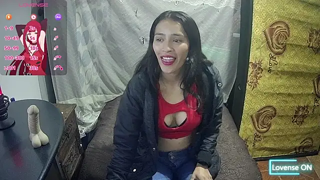 Hanha00 online show from April 14, 2026, 8:47 pm