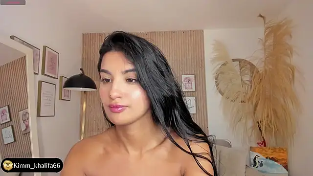 Snapshot of Kimm_khalifa chatting on March 11, 2025, 3:47 am Kimm khalifa online show from March 11, 2025, 3:47 am