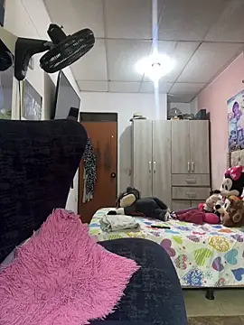 Snapshot of Milk_chloe chatting on May 8, 2026, 7:28 pm Milk chloe online show from May 8, 2026, 7:28 pm
