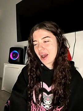 Kimi Ass online show from November 18, 2025, 2:42 pm