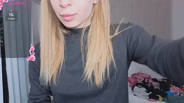 Elis Fox online show from February 16, 2026, 7:07 am