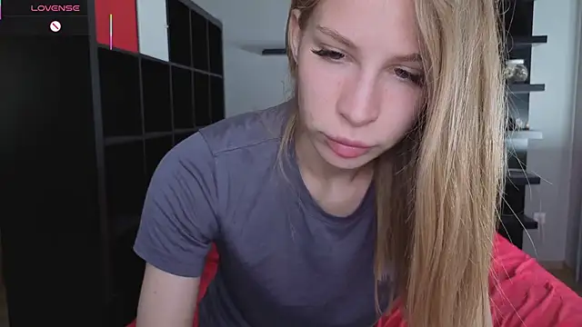 Elis Fox online show from June 8, 2026, 8:04 am