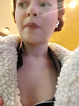 Snapshot of Times__Square chatting on March 17, 2025, 4:08 am Times Square online show from March 17, 2025, 4:08 am