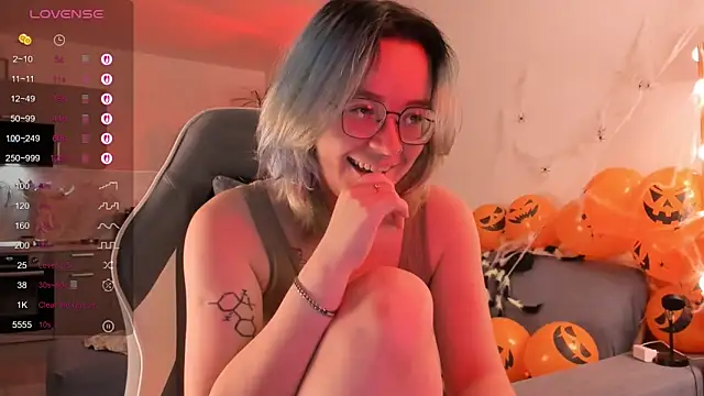 Snapshot of alisahug chatting on October 24, 2025, 7:40 am alisahug online show from October 24, 2025, 7:40 am