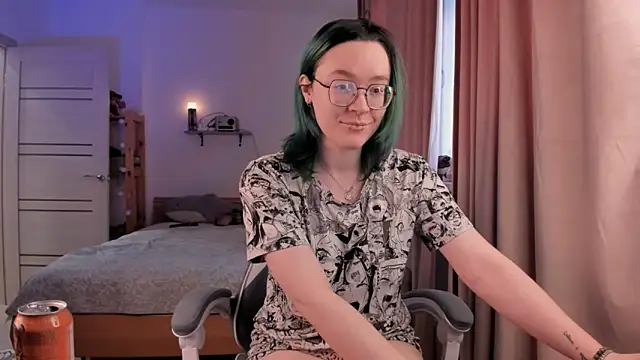 Snapshot of alisahug chatting on November 17, 2025, 10:52 am alisahug online show from November 17, 2025, 10:52 am