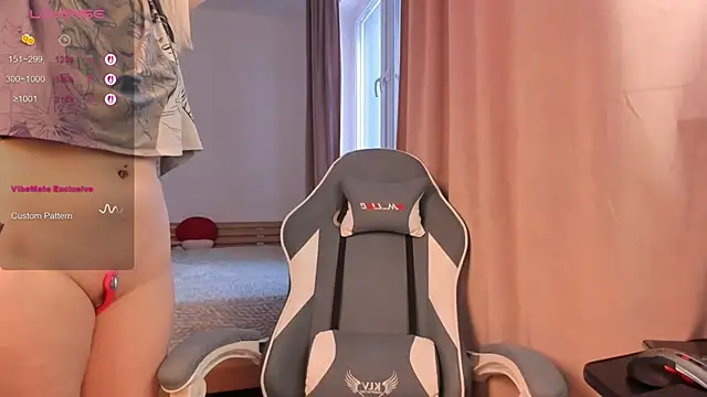 Snapshot of alisahug chatting on December 15, 2025, 10:10 am alisahug online show from December 15, 2025, 10:10 am