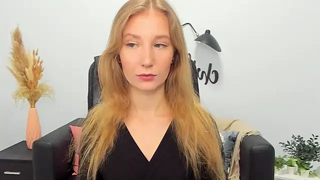 LolaWilsons online show from February 27, 2025, 6:13 am