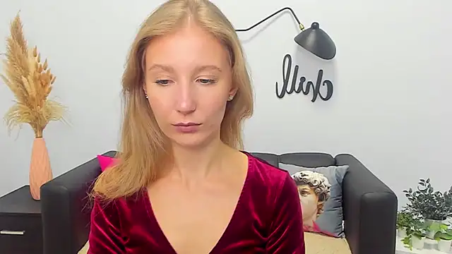 LolaWilsons online show from September 29, 2025, 9:16 am