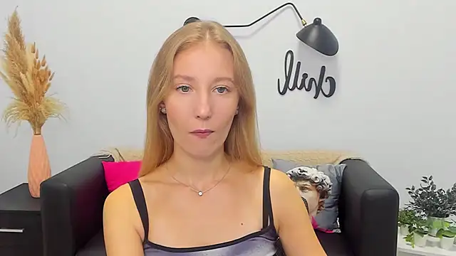 LolaWilsons online show from September 17, 2025, 6:26 am