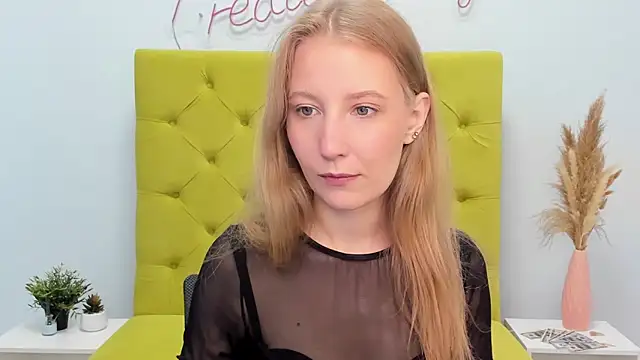 Snapshot of LolaWilsons chatting on June 1, 2026, 6:24 am LolaWilsons online show from June 1, 2026, 6:24 am