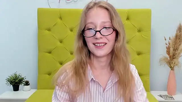 LolaWilsons online show from March 27, 2026, 9:54 am