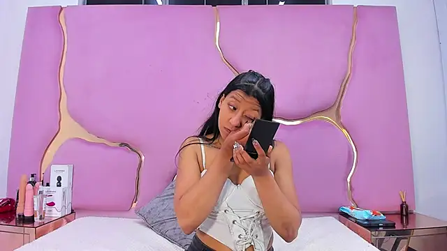 VaneLin18 online show from September 22, 2025, 11:44 pm