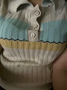 Tuongvy05 online show from November 4, 2025, 4:44 pm