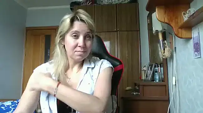 Snapshot of IrinaB1 chatting on March 23, 2025, 8:15 am IrinaB1 online show from March 23, 2025, 8:15 am