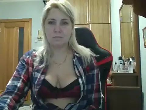 Snapshot of IrinaB1 chatting on November 20, 2025, 4:46 am IrinaB1 online show from November 20, 2025, 4:46 am