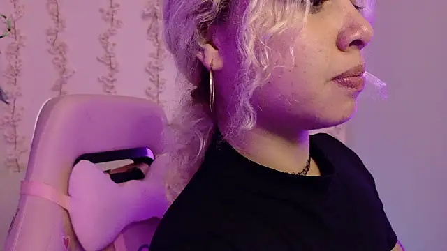 Haelycute online show from March 1, 2026, 8:53 pm