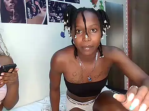 Snapshot of Sexyvyee_ chatting on September 24, 2025, 6:47 pm Sexyvyee  online show from September 24, 2025, 6:47 pm