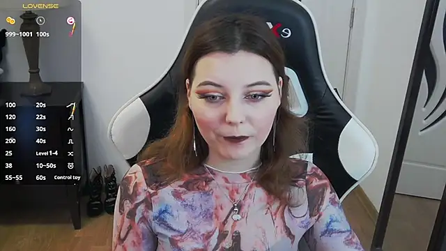 pretty little thing online show from February 28, 2026, 4:17 pm