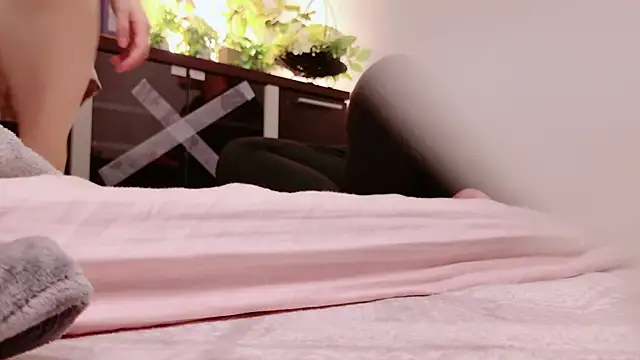 Snapshot of Mia--meow chatting on January 19, 2025, 1:12 pm Mia--meow online show from January 19, 2025, 1:12 pm