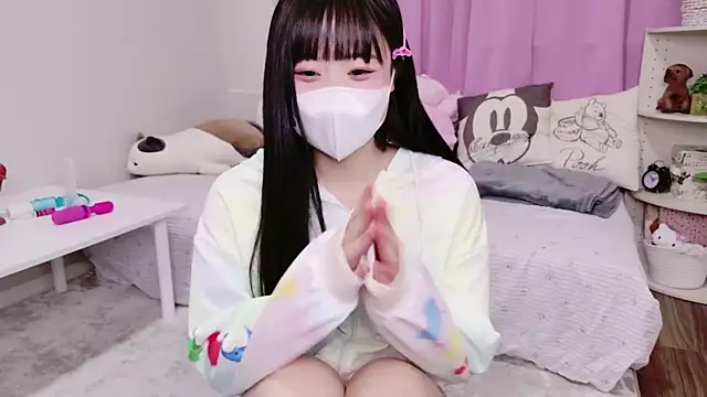 Snapshot of Mia--meow chatting on March 12, 2025, 12:04 pm Mia--meow online show from March 12, 2025, 12:04 pm