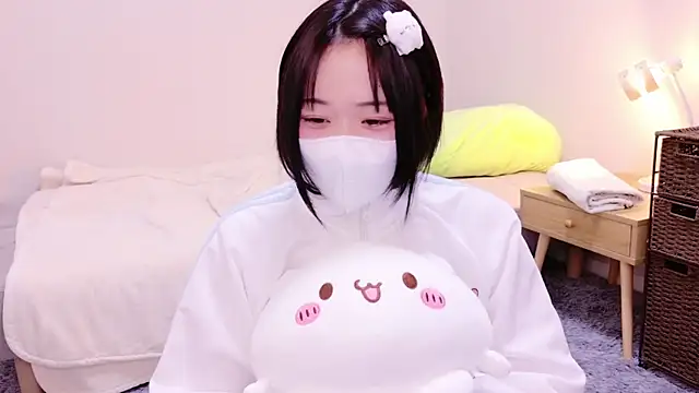 Snapshot of Mia--meow chatting on February 12, 2025, 12:44 pm Mia--meow online show from February 12, 2025, 12:44 pm