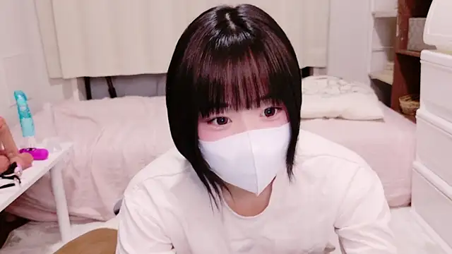 Snapshot of Mia--meow chatting on February 21, 2025, 3:10 pm Mia--meow online show from February 21, 2025, 3:10 pm