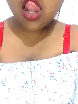 Snapshot of Sexy--queen1 chatting on December 18, 2025, 8:08 am Sexy--queen1 online show from December 18, 2025, 8:08 am