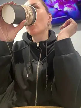 Crazy-Rosa online show from February 10, 2025, 8:20 am