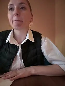 Crazy-Rosa online show from March 12, 2025, 5:07 pm