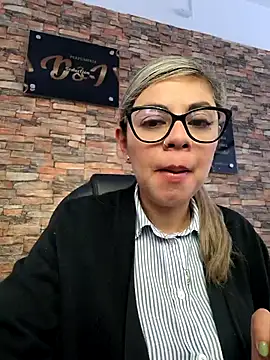 Cata Office-12 online show from December 3, 2025, 2:16 pm