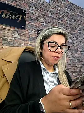 Cata Office-12 online show from December 15, 2025, 9:53 pm