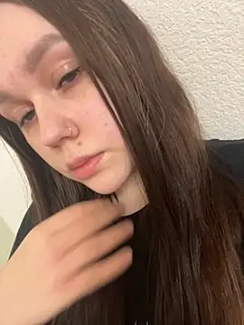 Marylallka5 online show from September 29, 2025, 9:42 pm