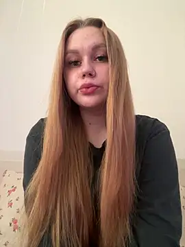 Snapshot of Marylallka5 chatting on June 2, 2026, 5:18 am Marylallka5 online show from June 2, 2026, 5:18 am