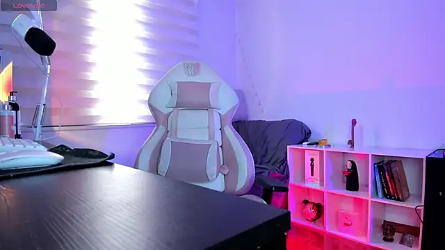 Gaby Miller22 online show from September 9, 2025, 4:05 pm