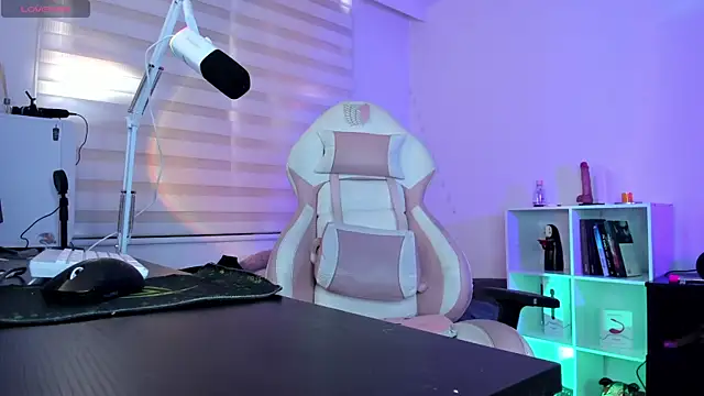 Gaby Miller22 online show from September 25, 2025, 4:13 pm