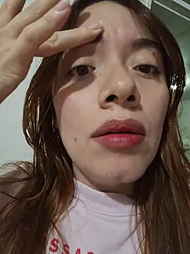Snapshot of valery_mora chatting on April 5, 2026, 4:30 am valery mora online show from April 5, 2026, 4:30 am
