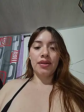 Snapshot of valery_mora chatting on April 17, 2026, 11:18 pm valery mora online show from April 17, 2026, 11:18 pm