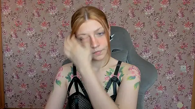 Snapshot of Lolly_Haze chatting on June 9, 2026, 4:13 am Lolly Haze online show from June 9, 2026, 4:13 am