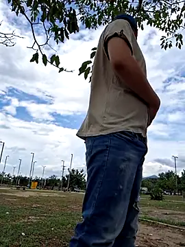  Ottis  online show from November 9, 2025, 7:51 pm