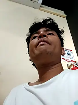 Snapshot of _Ottis_ chatting on March 9, 2025, 9:57 pm Ottis online show from March 9, 2025, 9:57 pm